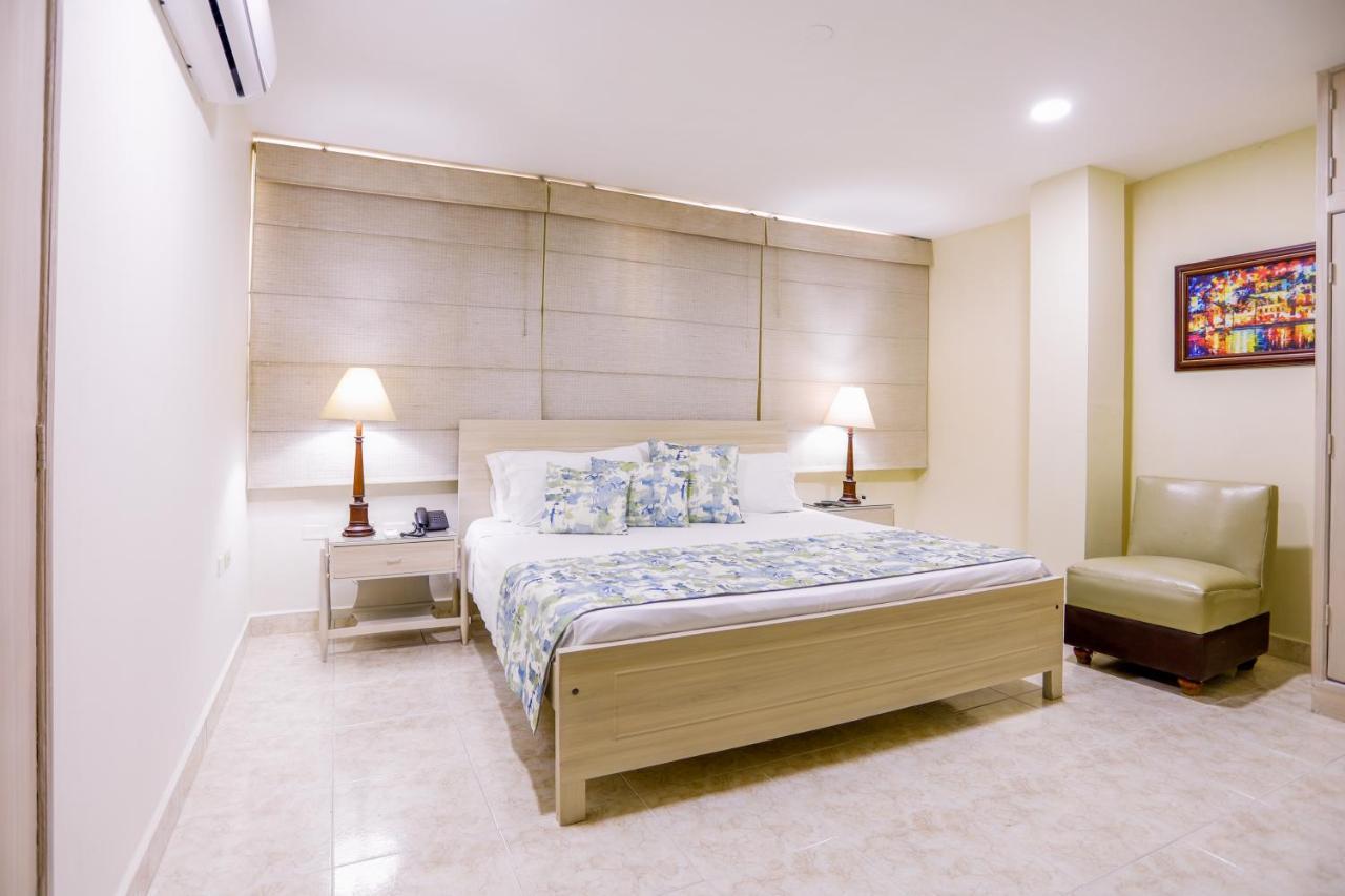 Hotel San Carlos บารังกาแบร์เมฮา ภายนอก รูปภาพ
