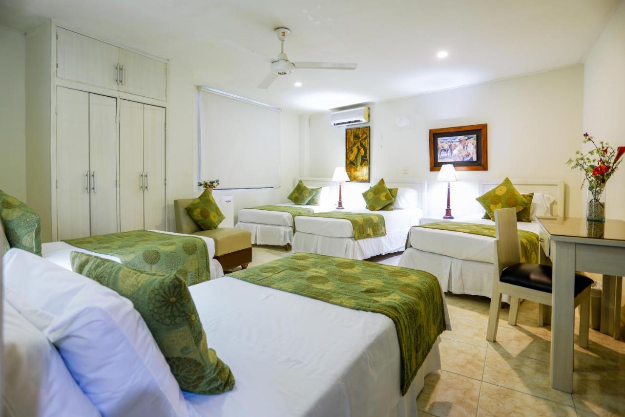 Hotel San Carlos บารังกาแบร์เมฮา ภายนอก รูปภาพ
