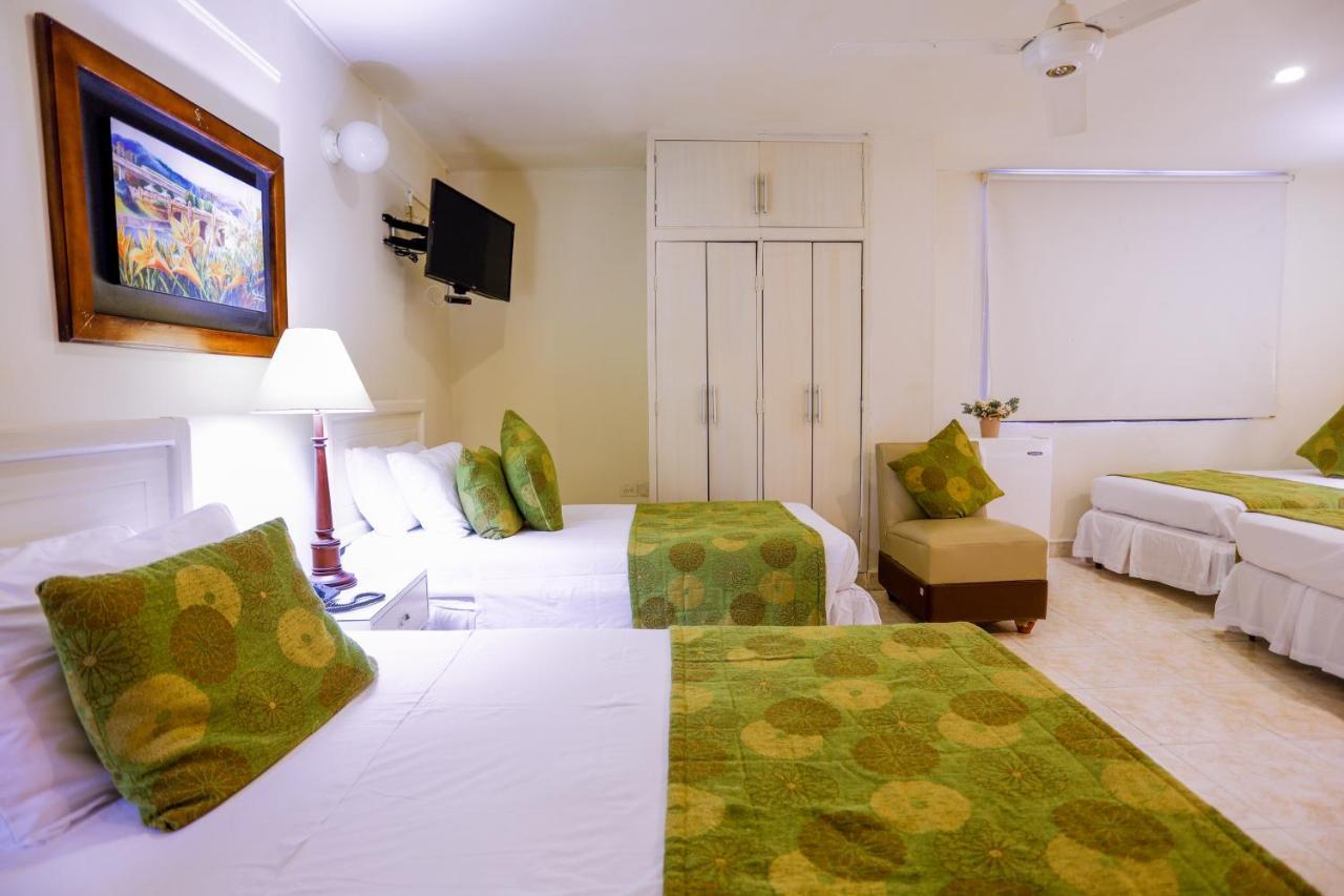 Hotel San Carlos บารังกาแบร์เมฮา ภายนอก รูปภาพ