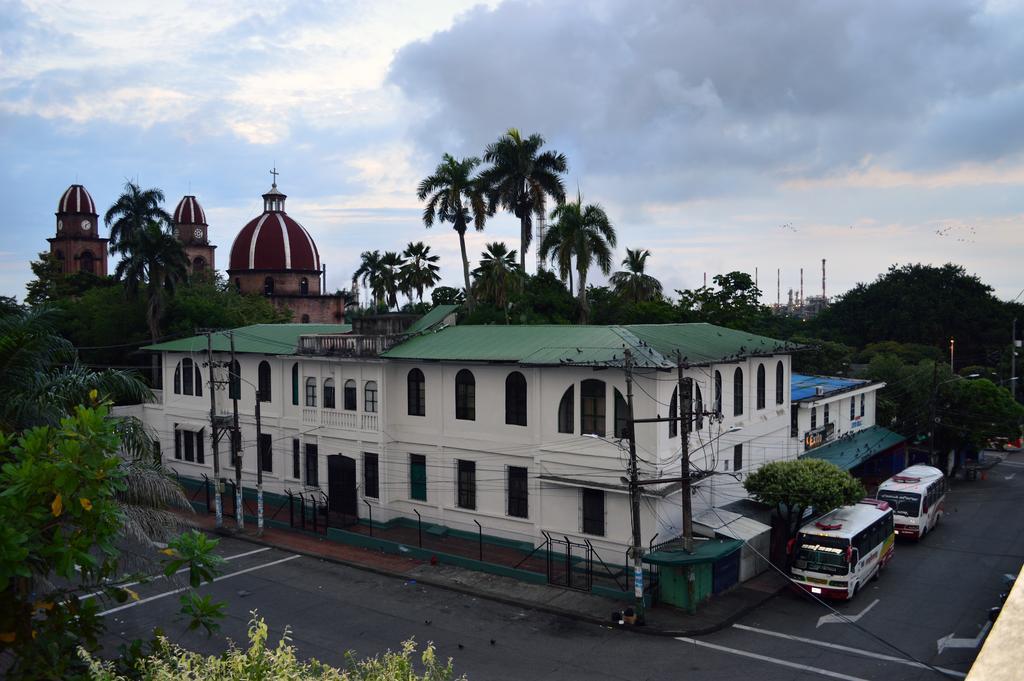 Hotel San Carlos บารังกาแบร์เมฮา ภายนอก รูปภาพ