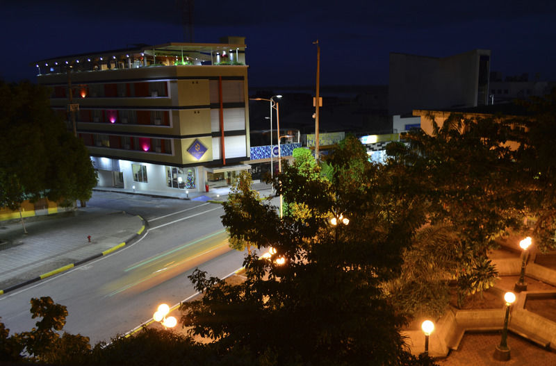 Hotel San Carlos บารังกาแบร์เมฮา ภายนอก รูปภาพ