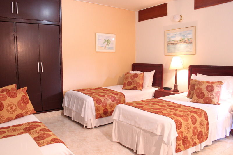 Hotel San Carlos บารังกาแบร์เมฮา ภายนอก รูปภาพ