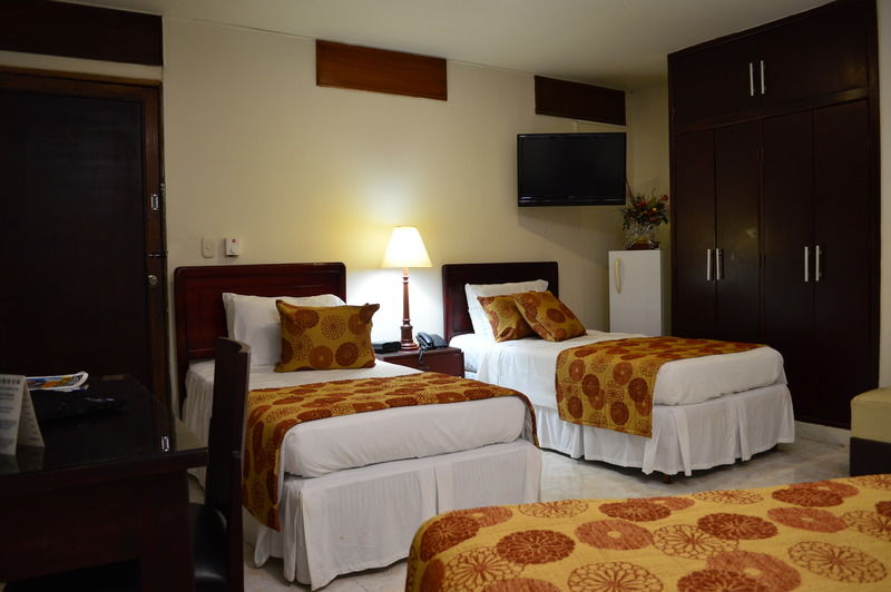 Hotel San Carlos บารังกาแบร์เมฮา ภายนอก รูปภาพ