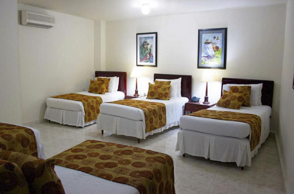 Hotel San Carlos บารังกาแบร์เมฮา ภายนอก รูปภาพ