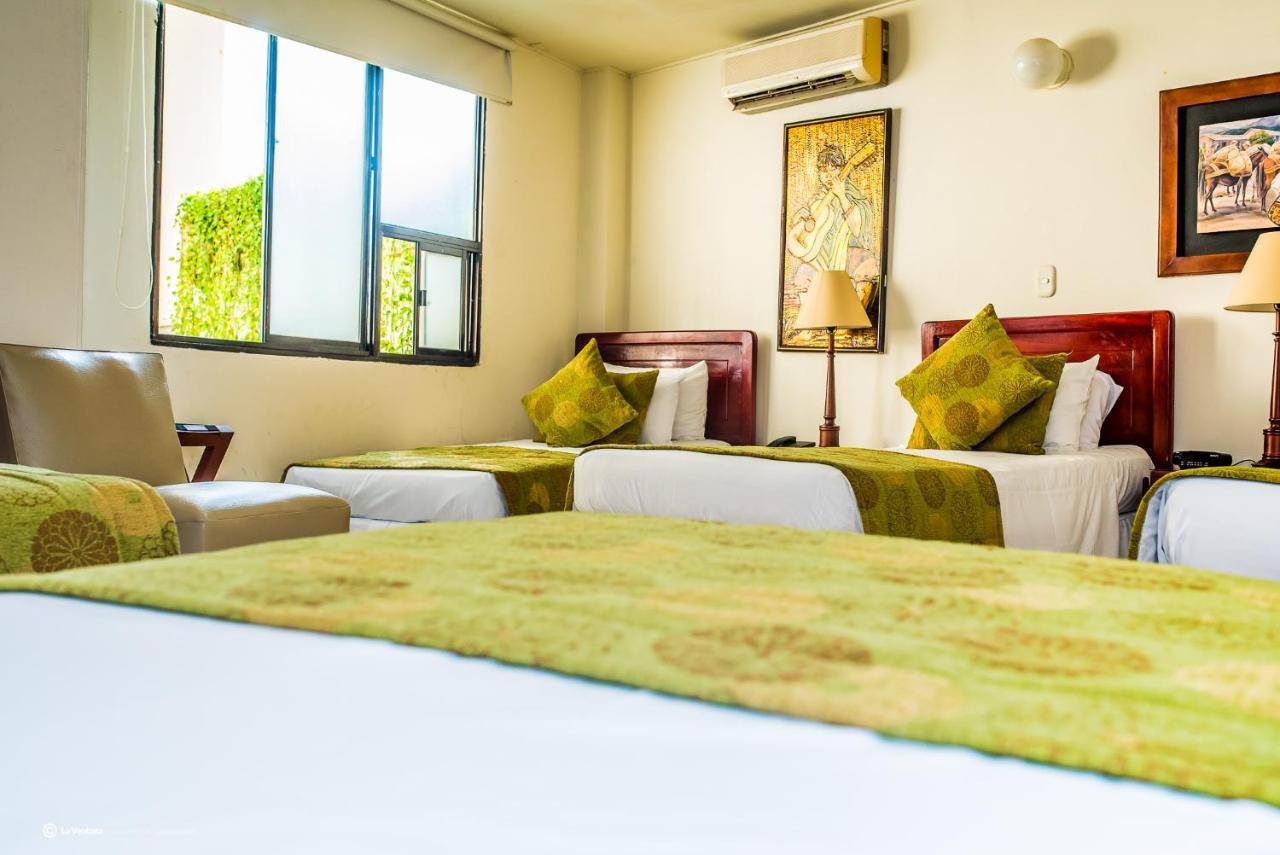 Hotel San Carlos บารังกาแบร์เมฮา ภายนอก รูปภาพ
